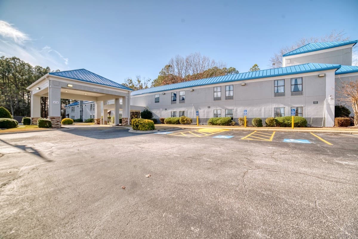 Econo Lodge Raleigh near Walnut Creek Amphitheatre