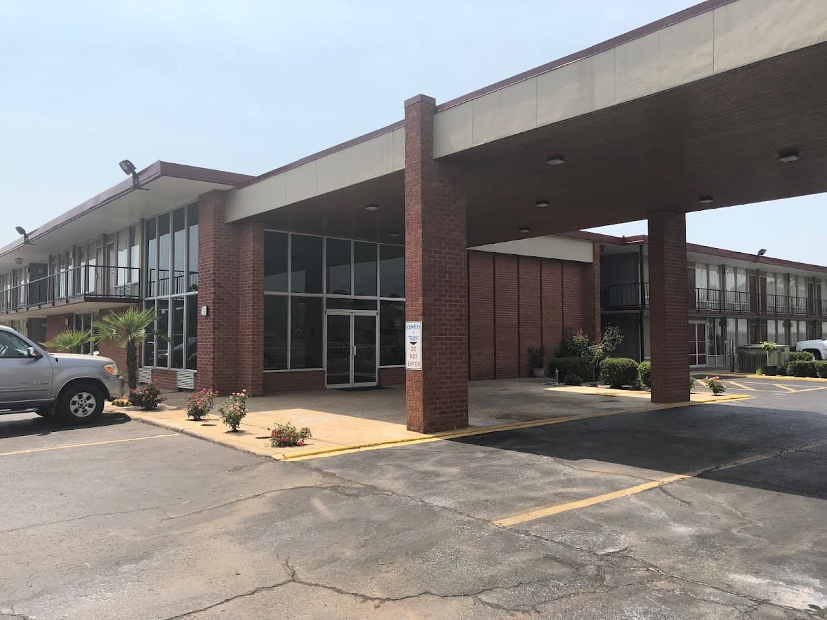 Mid Continent Inn
