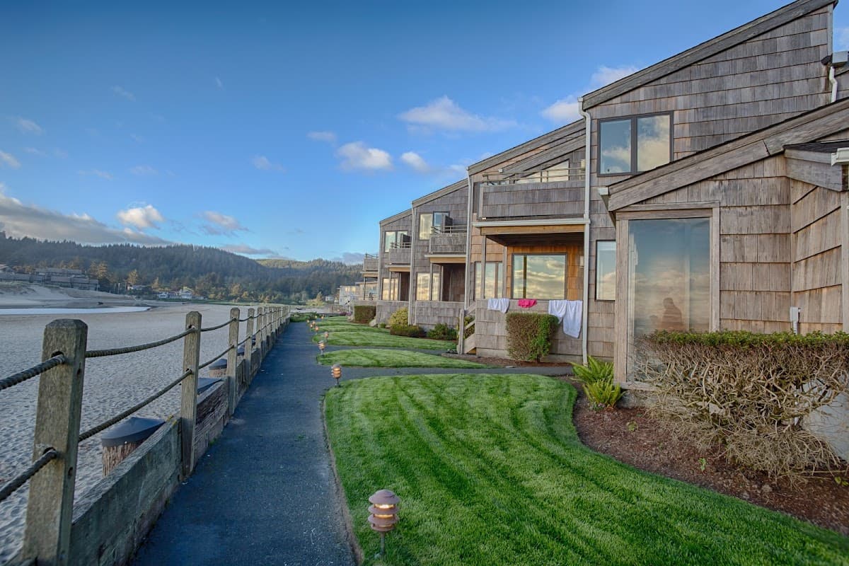 The Waves Cannon Beach