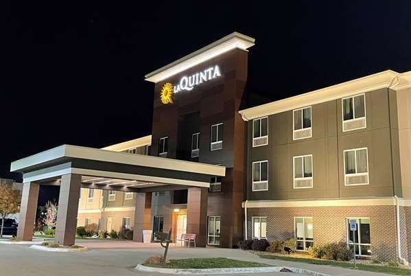 La Quinta Inn & Suites by Wyndham Ankeny IA / Des Moines IA