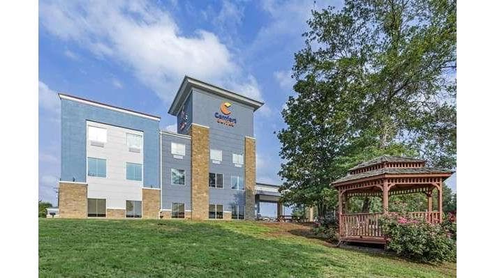 Comfort Suites