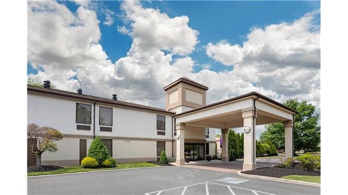 Quality Inn & Suites NJ State Capital Area