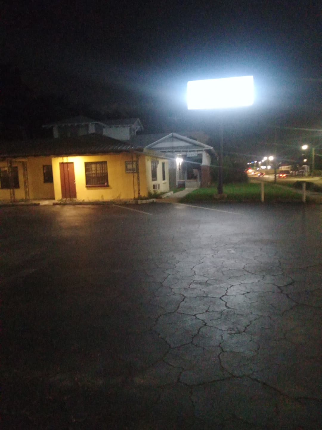 Swan Motel