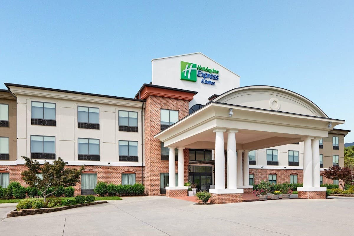 Holiday Inn Express & Suites Salem by IHG