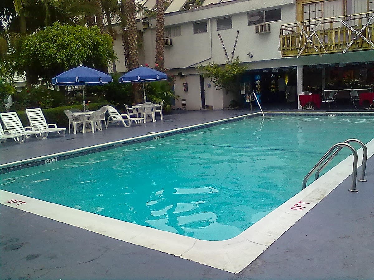 LA Adventure Hotel