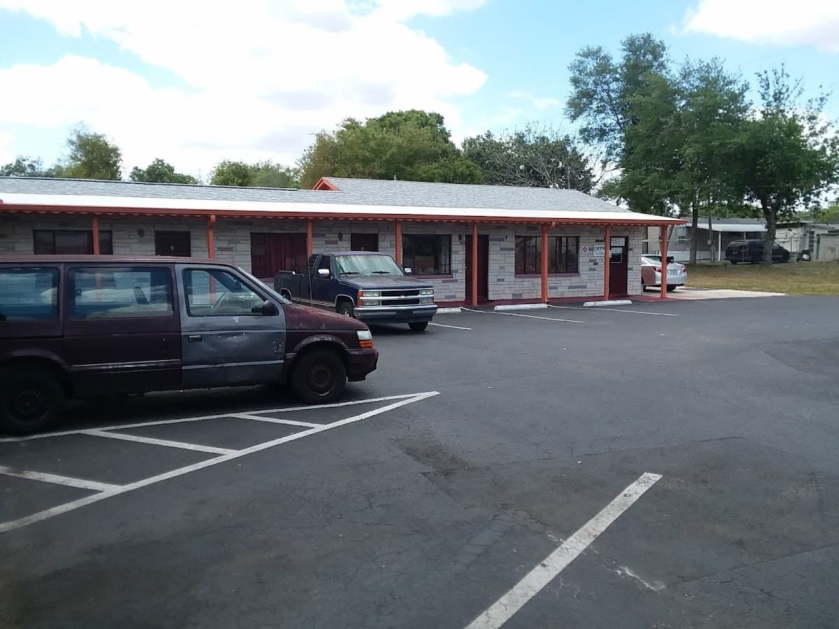 Lamplighter Motel