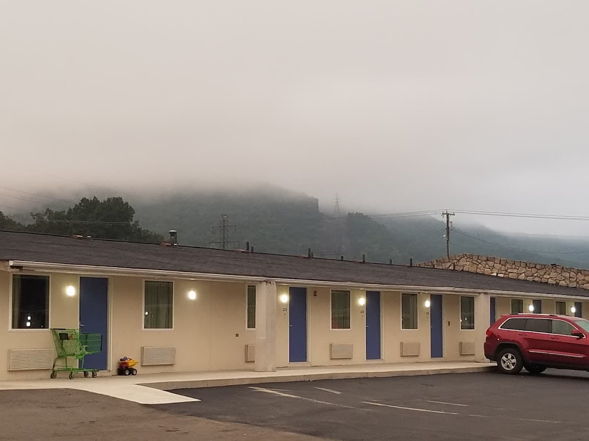 Travelodge Roanoke North