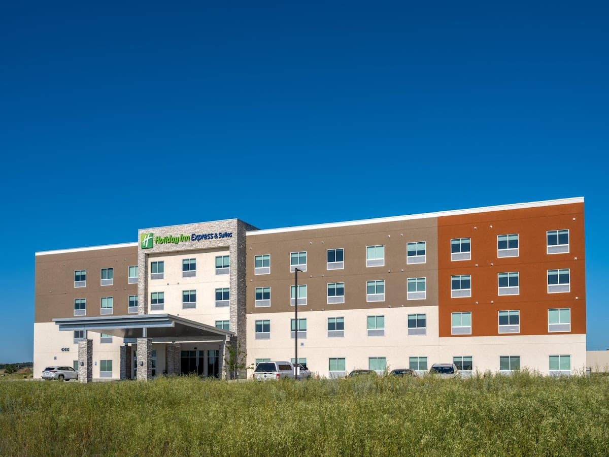 Holiday Inn Express & Suites Watertown by IHG