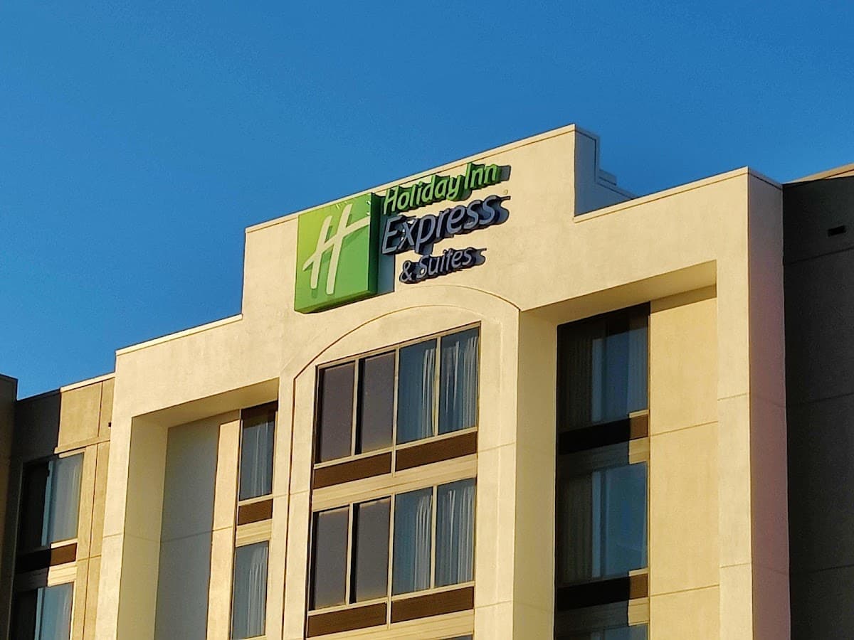 Holiday Inn Express & Suites Dallas Ft. Worth Airport South by IHG