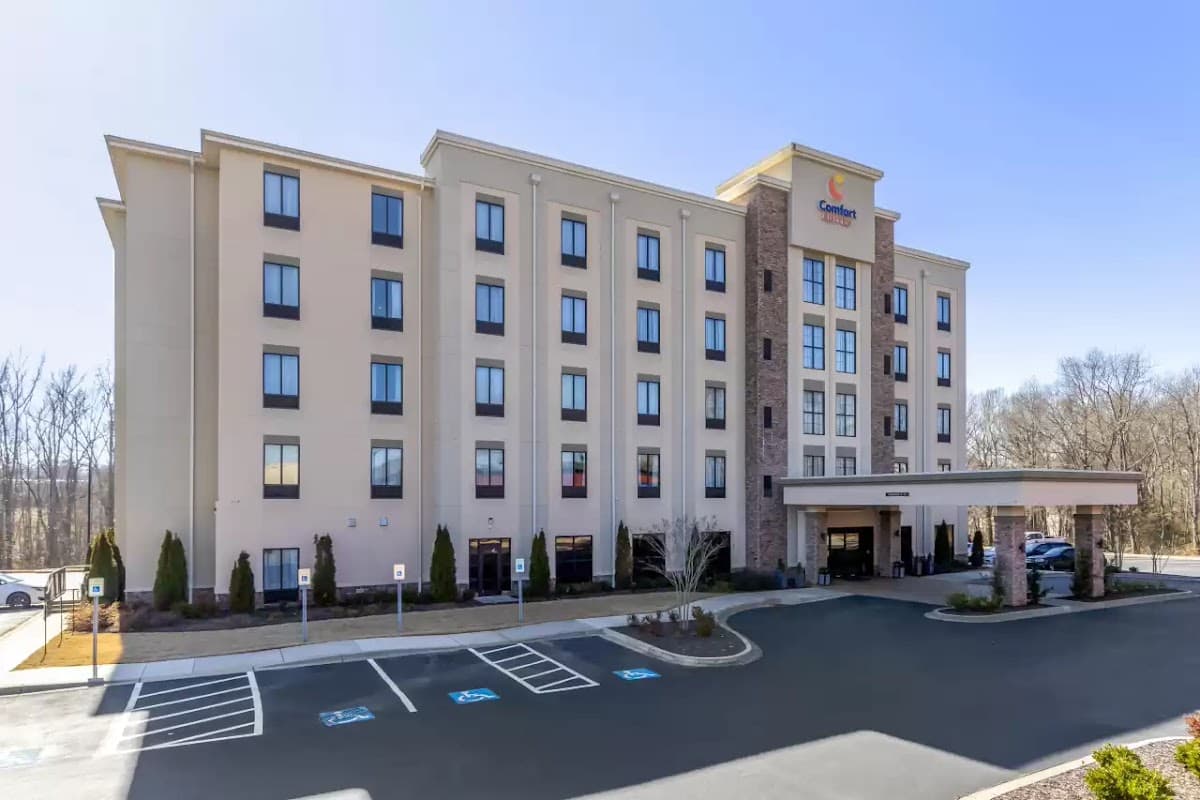 Comfort Suites