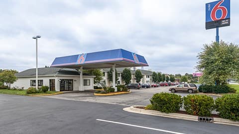 Motel 6 Kokomo, IN