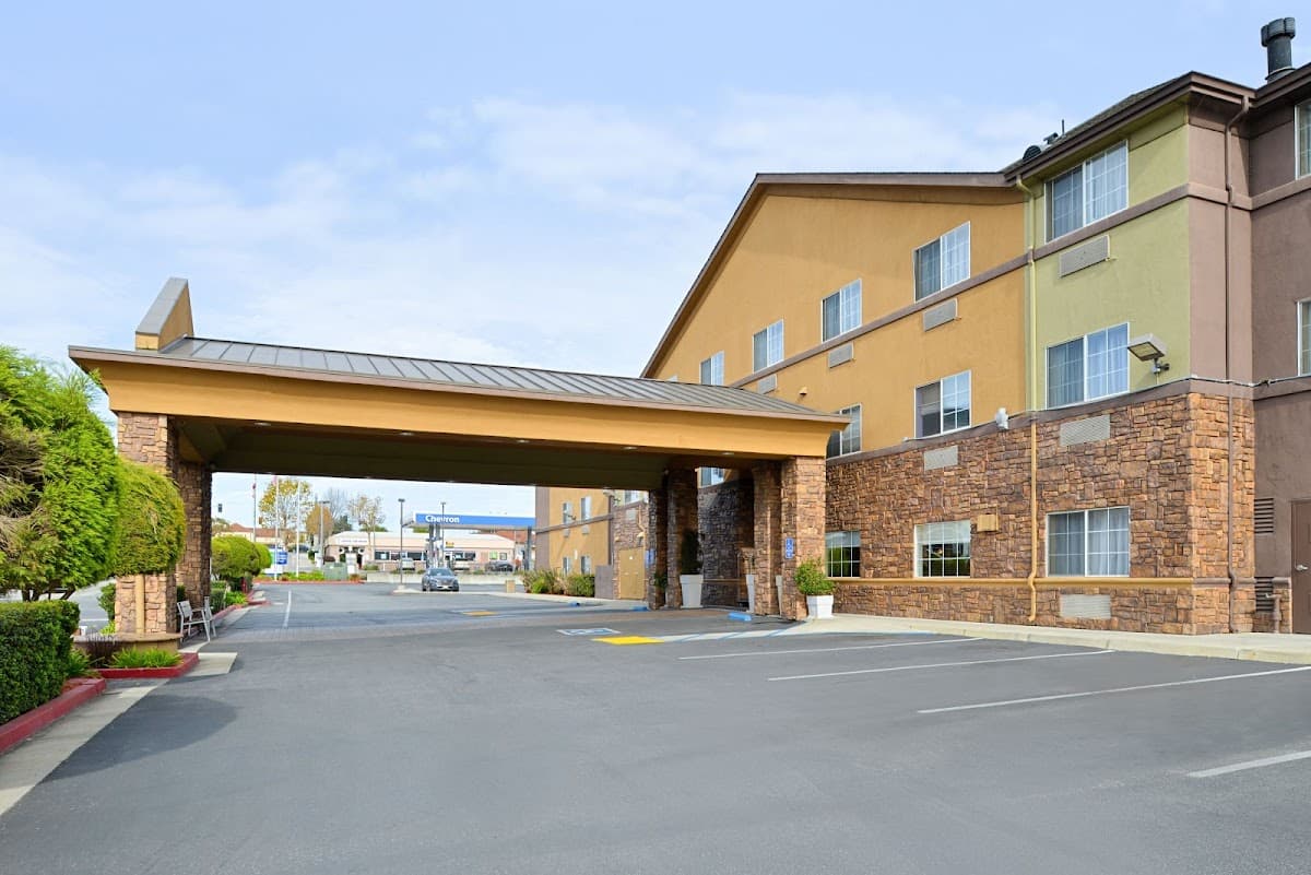 Holiday Inn Express & Suites Watsonville by IHG
