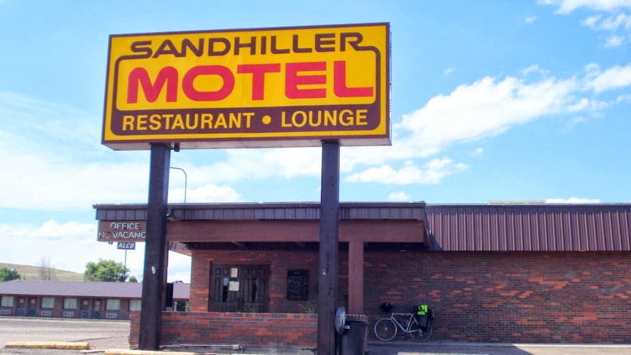 Sandhiller Motel & Restaurant