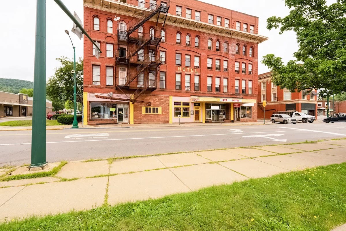 OYO Hotel Bradford Main St PA