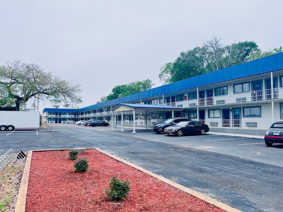 BUDGET INN AND SUITES