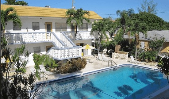 Three Crowns Apt. Resort