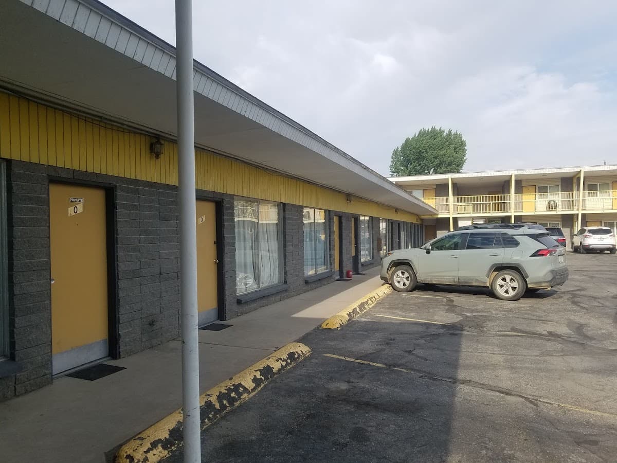 Hilander Motel