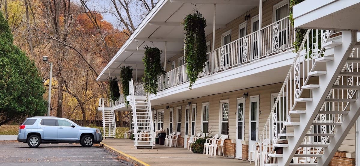 Frontier Motel