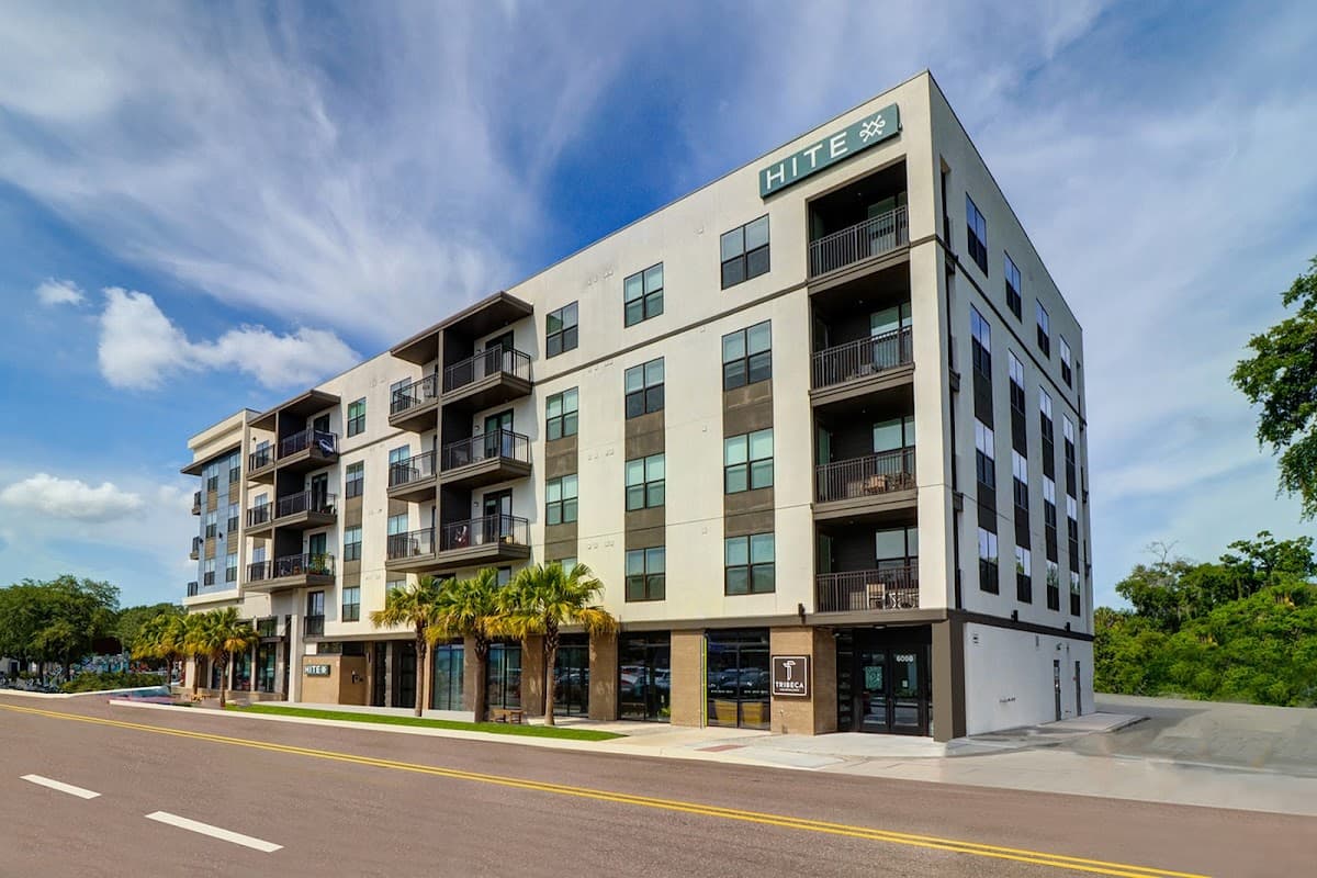 Hite & Notch Apartments
