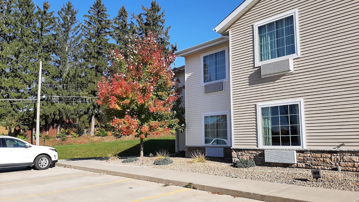 Cobblestone Hotel & Suites - Punxsutawney