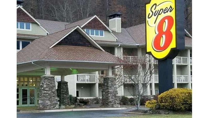 Super 8 by Wyndham Cherokee