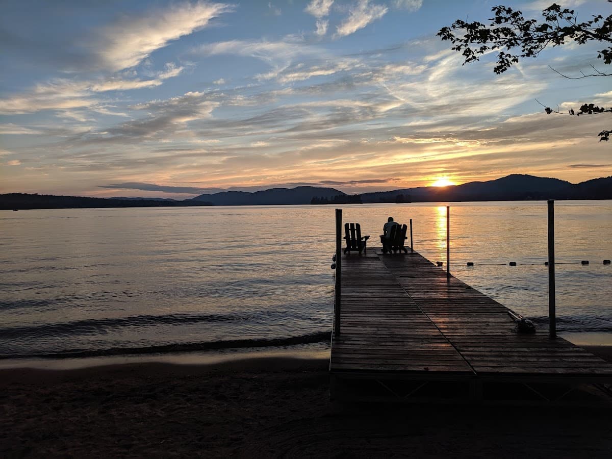 Sunset Beach Lakeside Cottages