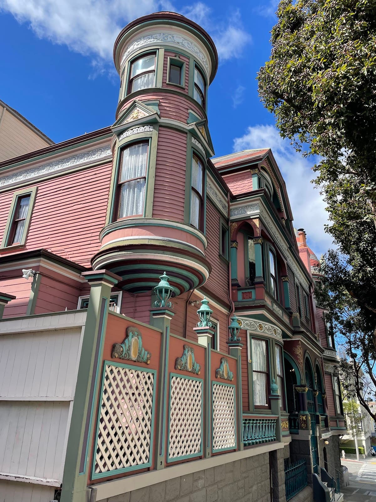 Chateau Tivoli Bed and Breakfast
