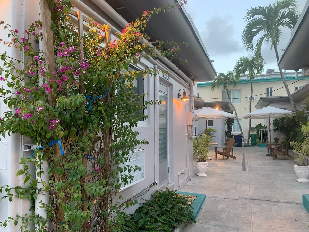 Tiana Beach Inn