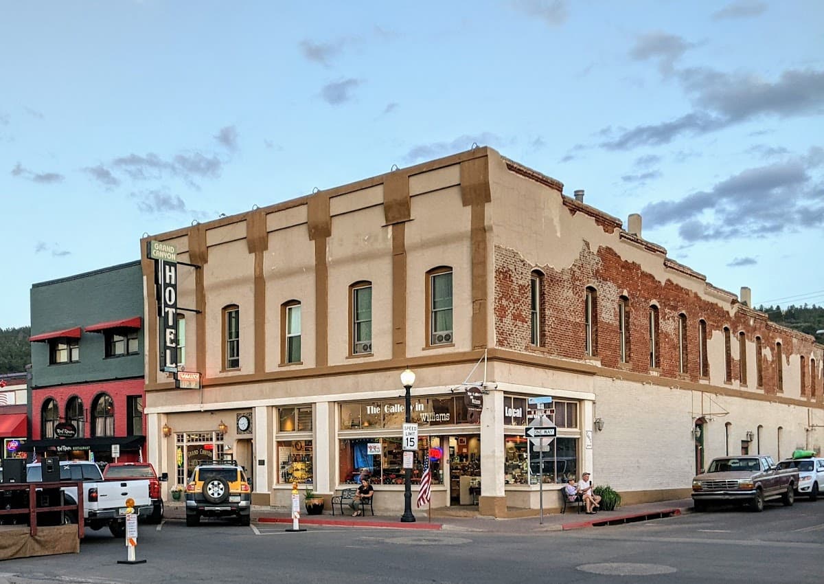 The Historic Grand Canyon Hotel