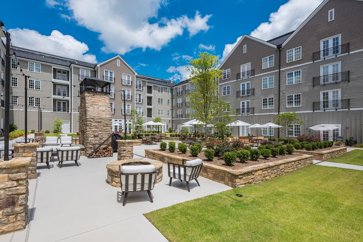 Hospitality Suites at Holbrook Woodstock