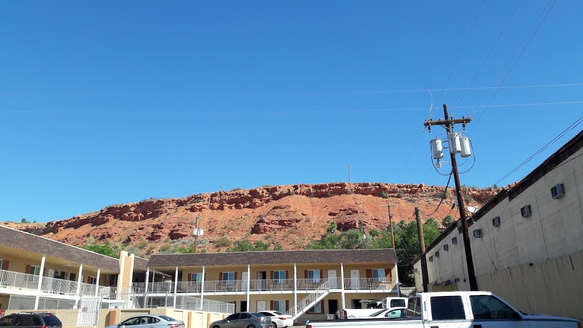 Economy Inn & Suites