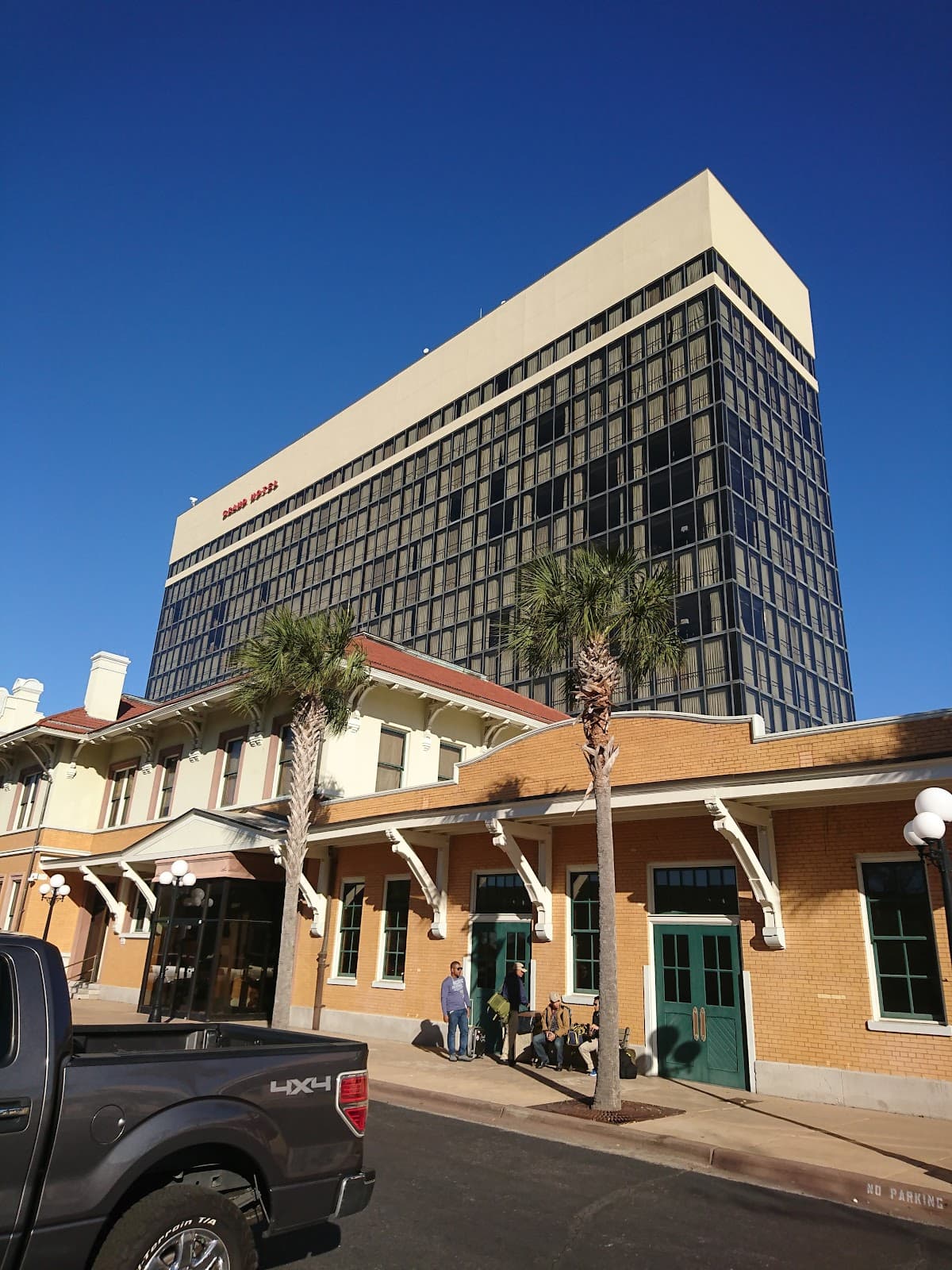 Pensacola Grand Hotel
