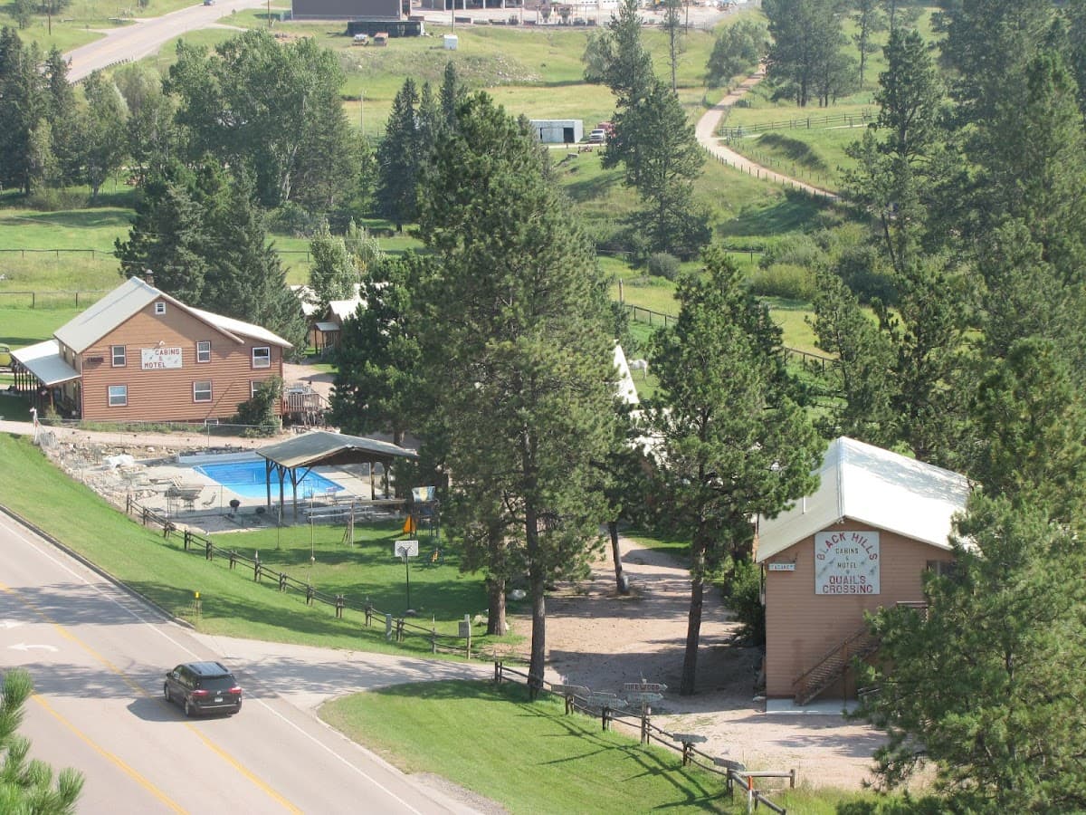 Black Hills Cabins & Motel at Quail's Crossing