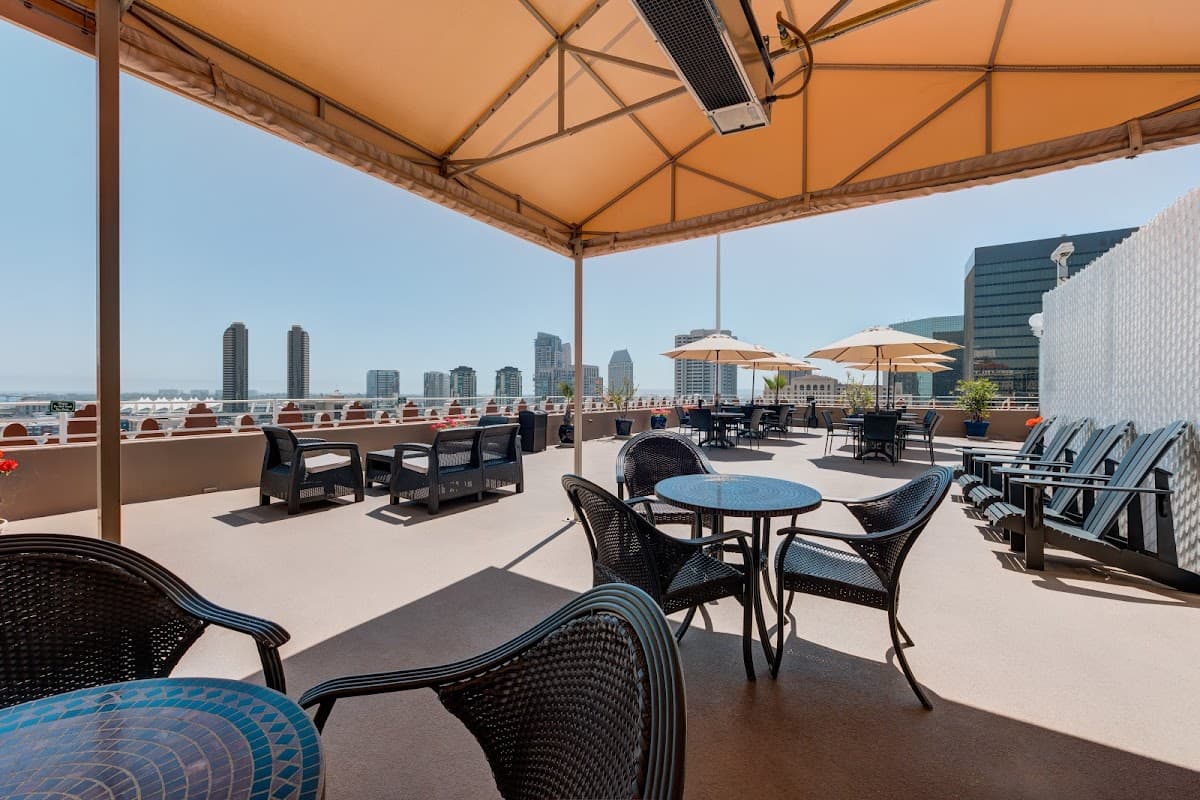 Gaslamp Plaza Suites