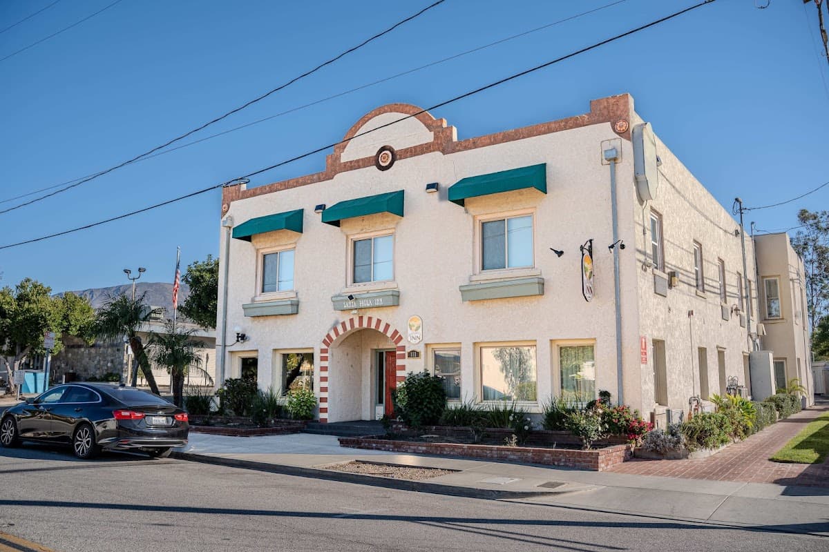 Santa Paula Inn