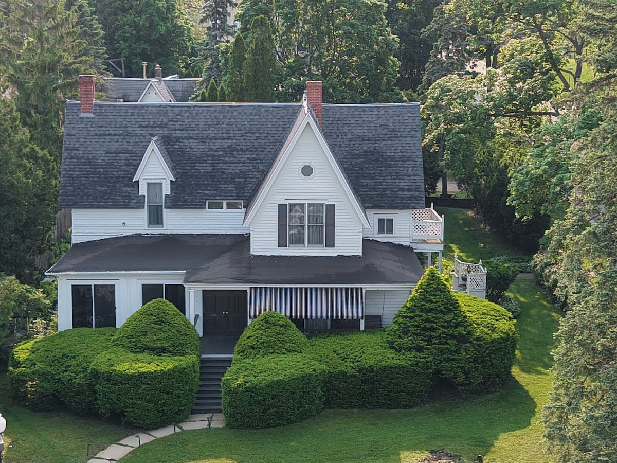 Eleven Gables Inn and Cottage on Lake Geneva