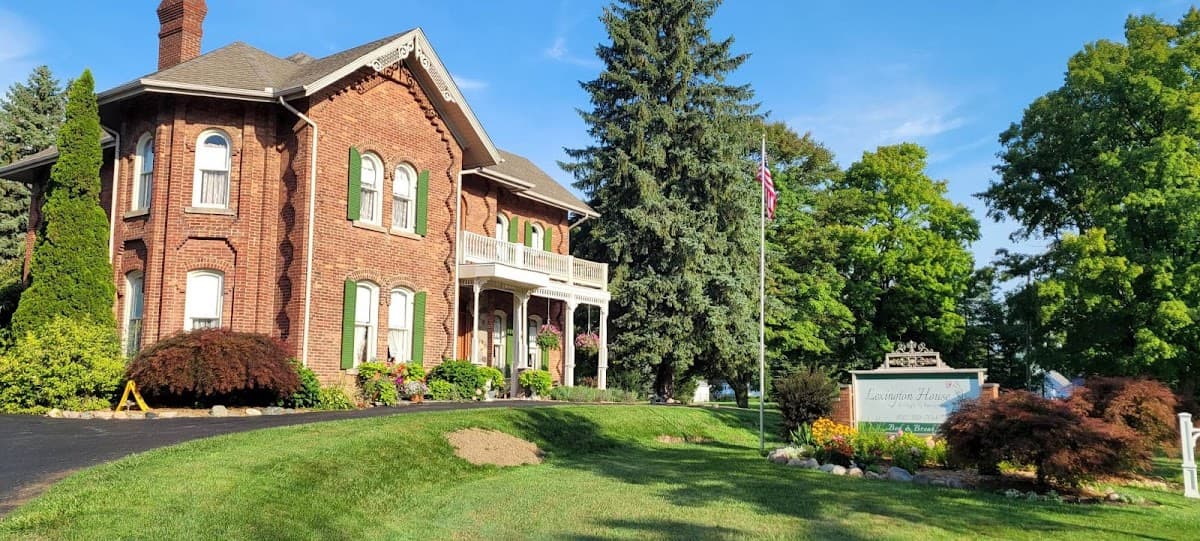 Lexington House ~ A Night to Remember Bed and Breakfast
