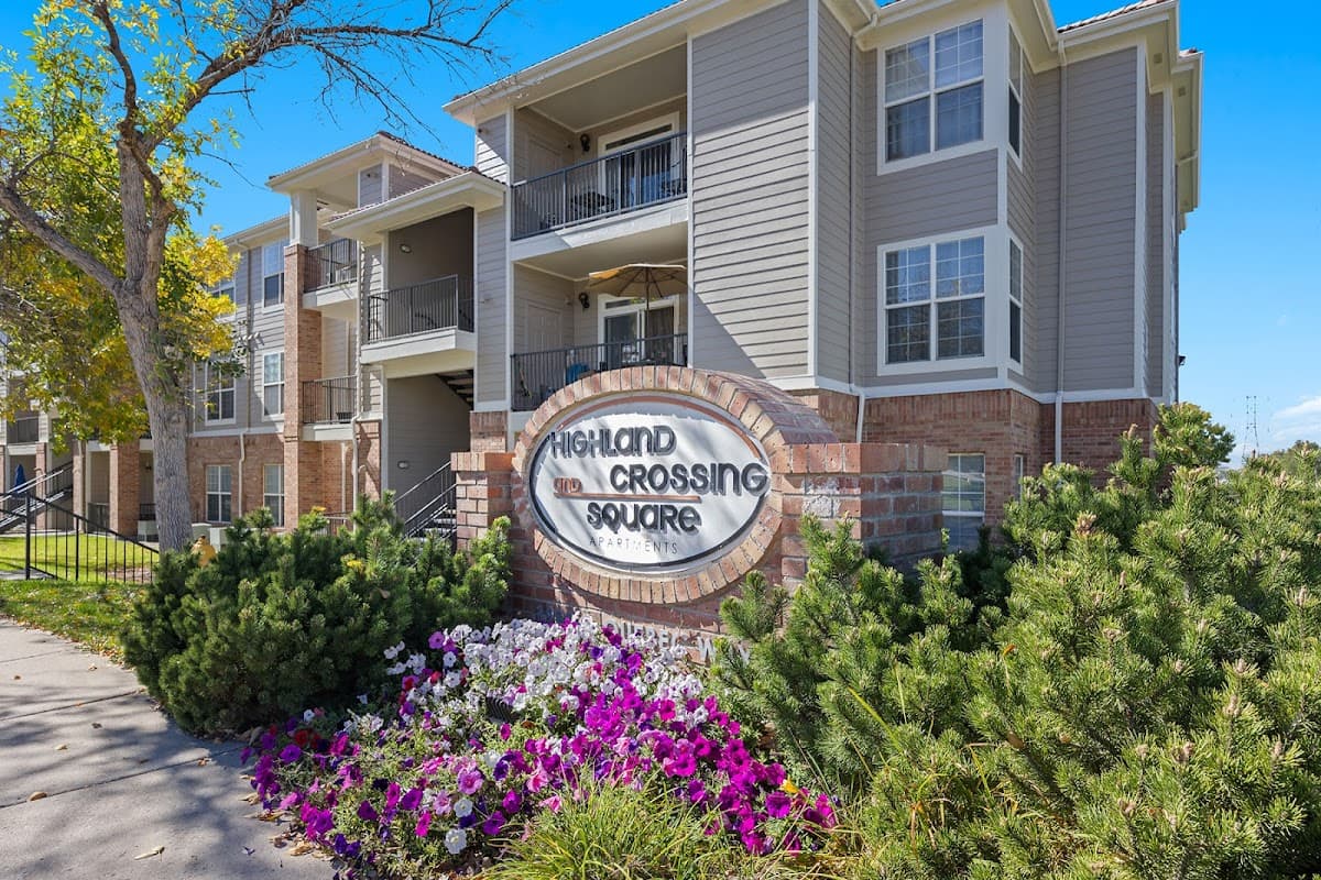 Highland Crossing and Highland Square