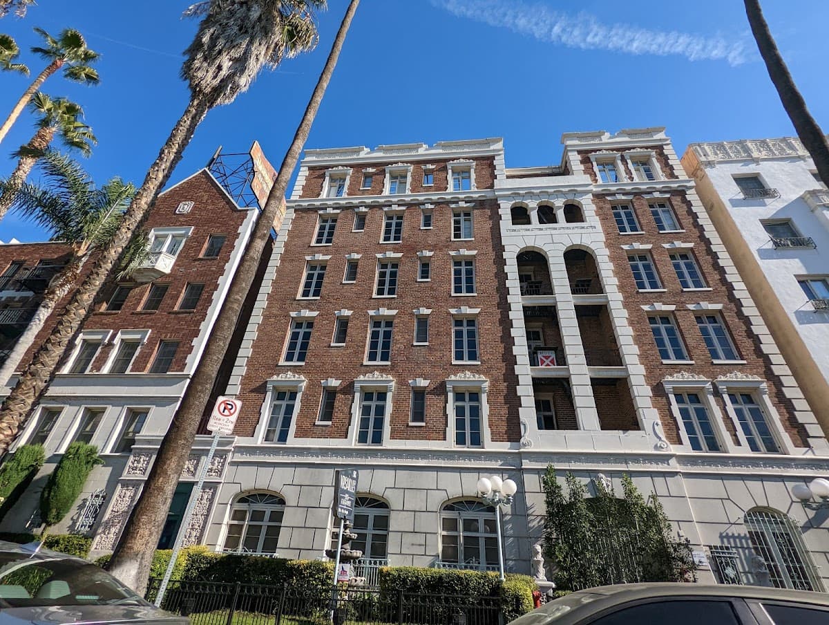 Versailles Apartments