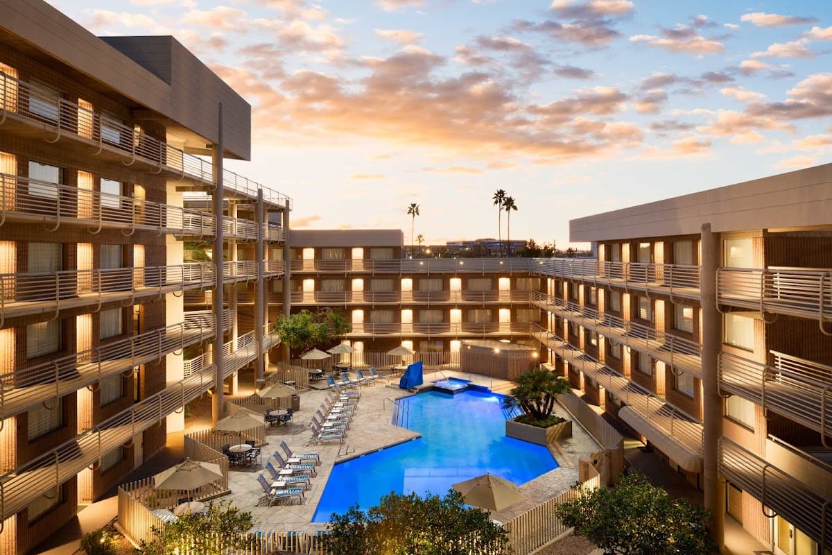 DoubleTree Suites by Hilton Hotel Phoenix