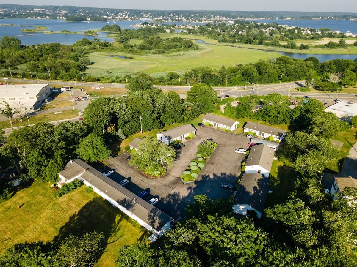 Founder's Brook Motel & Suites