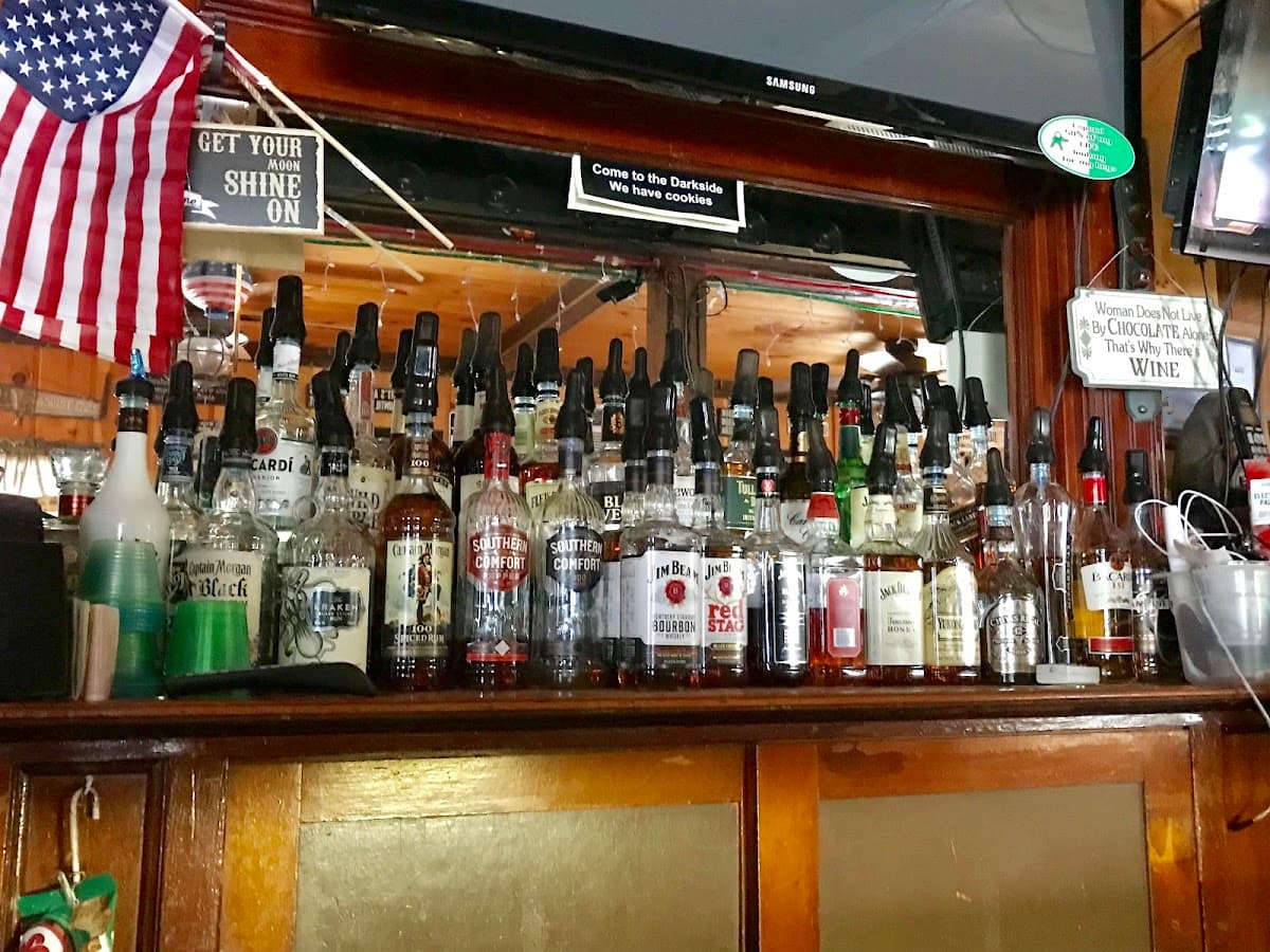 Woodsmens Tavern & Grill / Grand Union Hotel