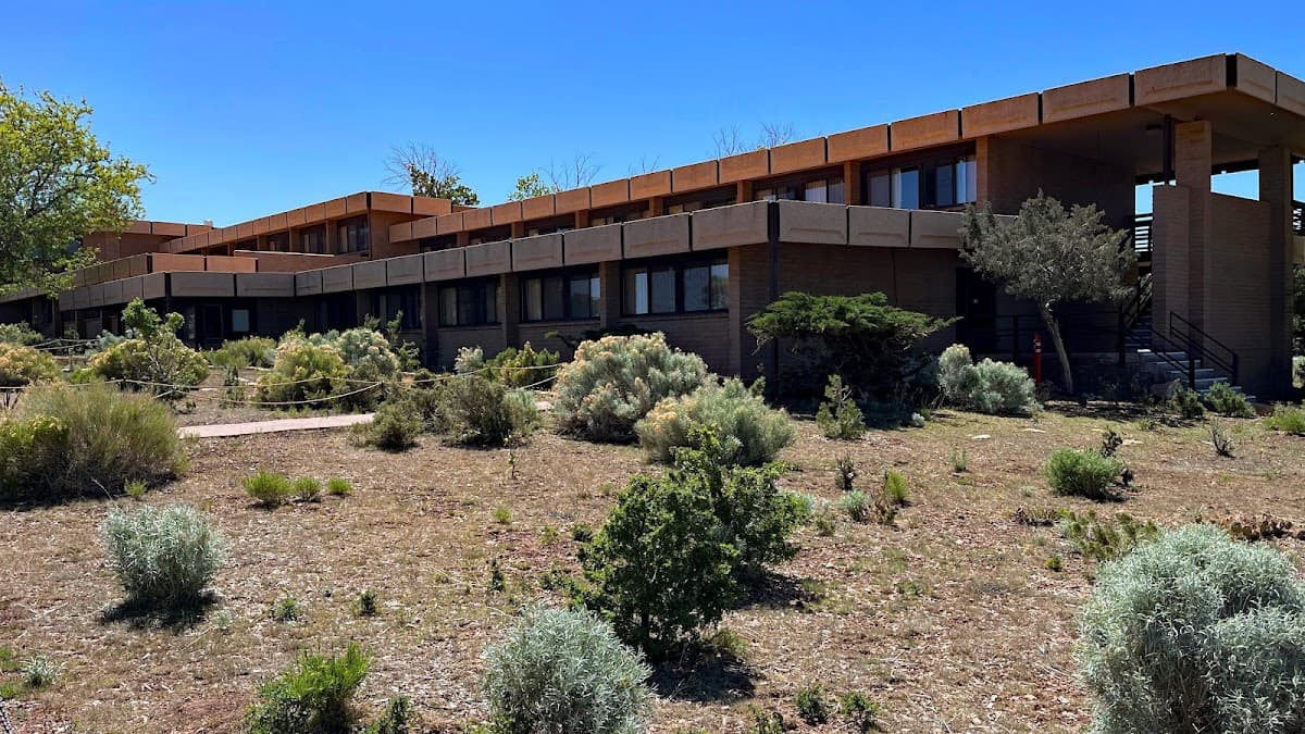 Thunderbird Lodge