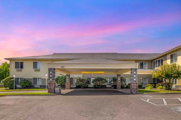 Comfort Suites Near Vancouver Mall
