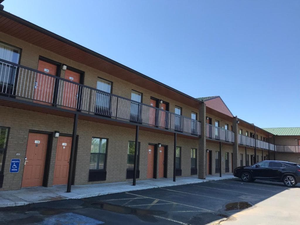 Clairmont Inn & Suites