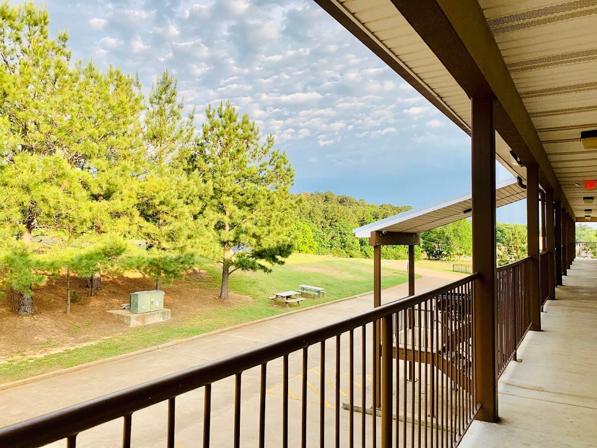 Weston Inn & Suites