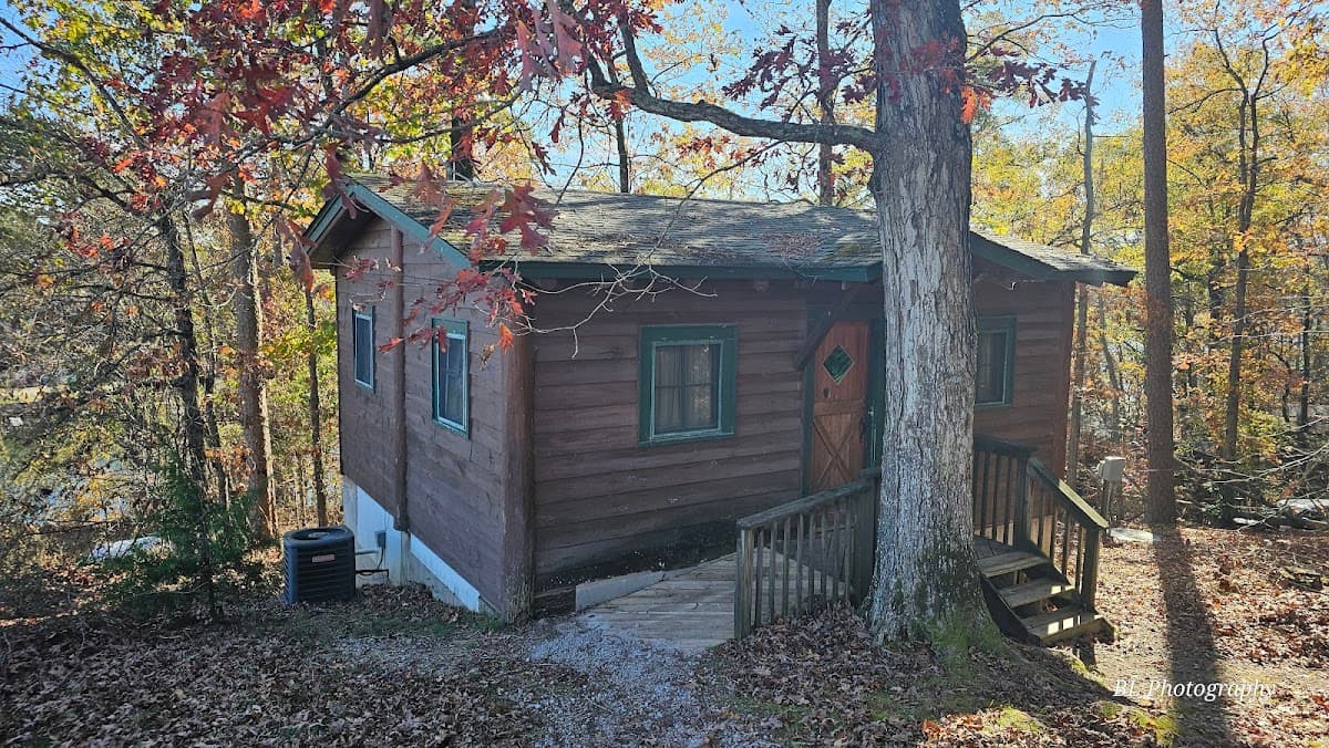 Lake Hamilton cabin