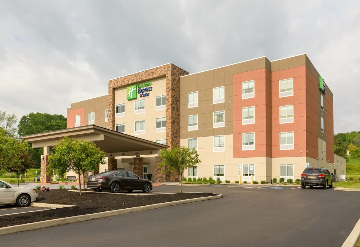 Holiday Inn Express & Suites Jamestown by IHG