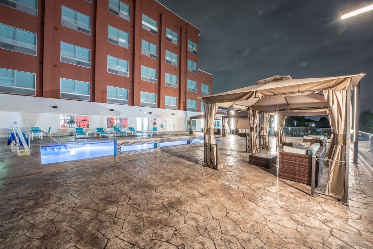 Holiday Inn Express & Suites Houston Westchase - Westheimer by IHG