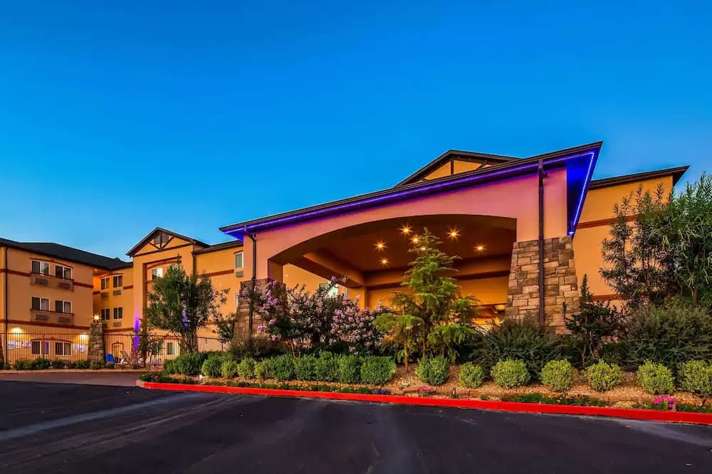 Best Western Plus Zion West Hotel